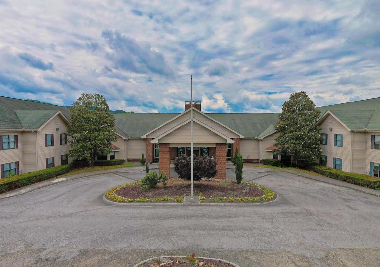 Season Hotel